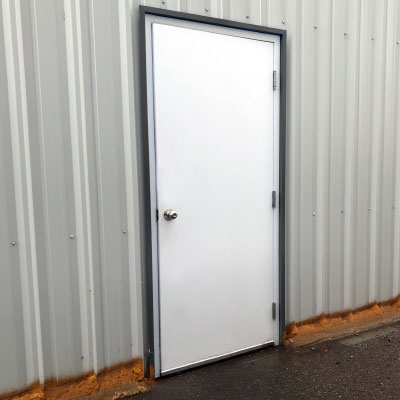Forma Steel Accessories: Insulated Door with Lockset