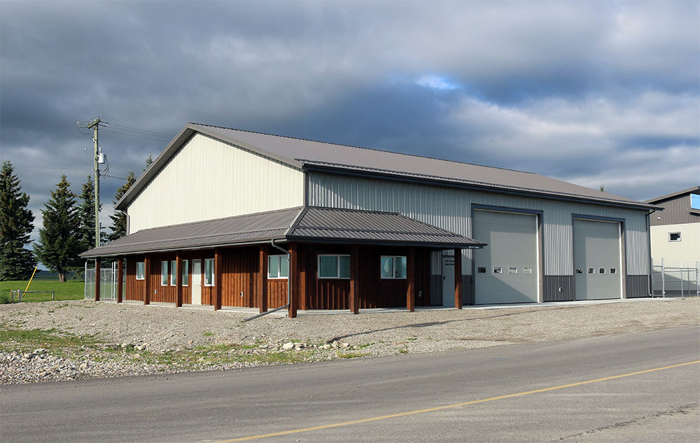 Commercial Shop & Office featuring FC-36 Roof in Charcoal and FA Panel Siding in Stone Grey and Charcoal