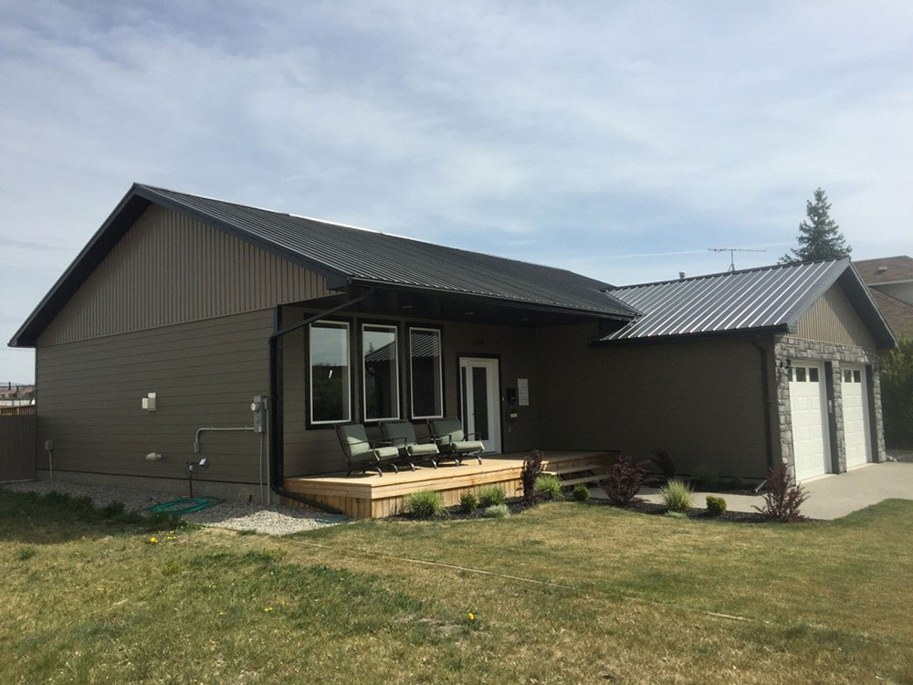 Residential Roof featuring I/9 Panel in Black