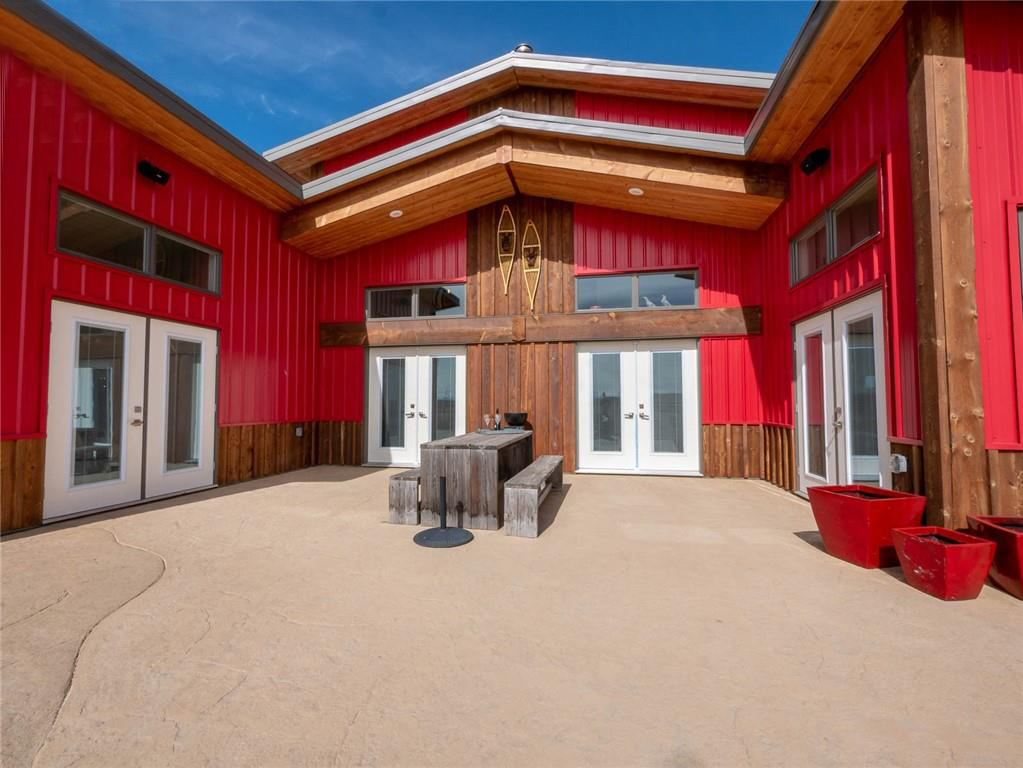 Residential Building with I/9 in Bright Red and I/9 in Sage (roof)