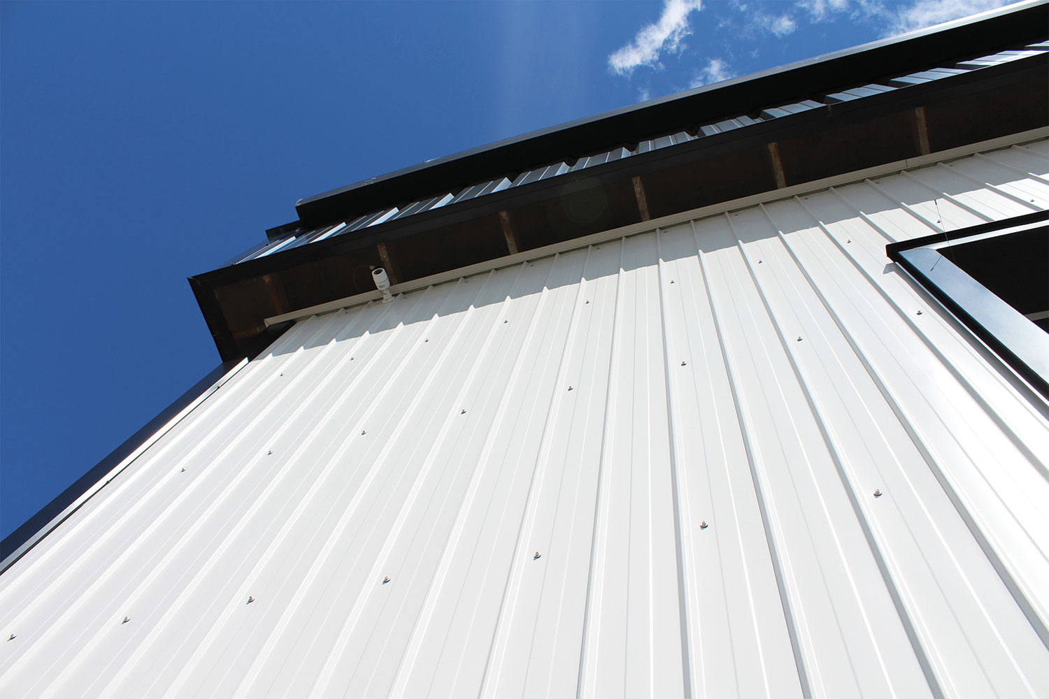 Commercial Shop with II/6 Panel in White White