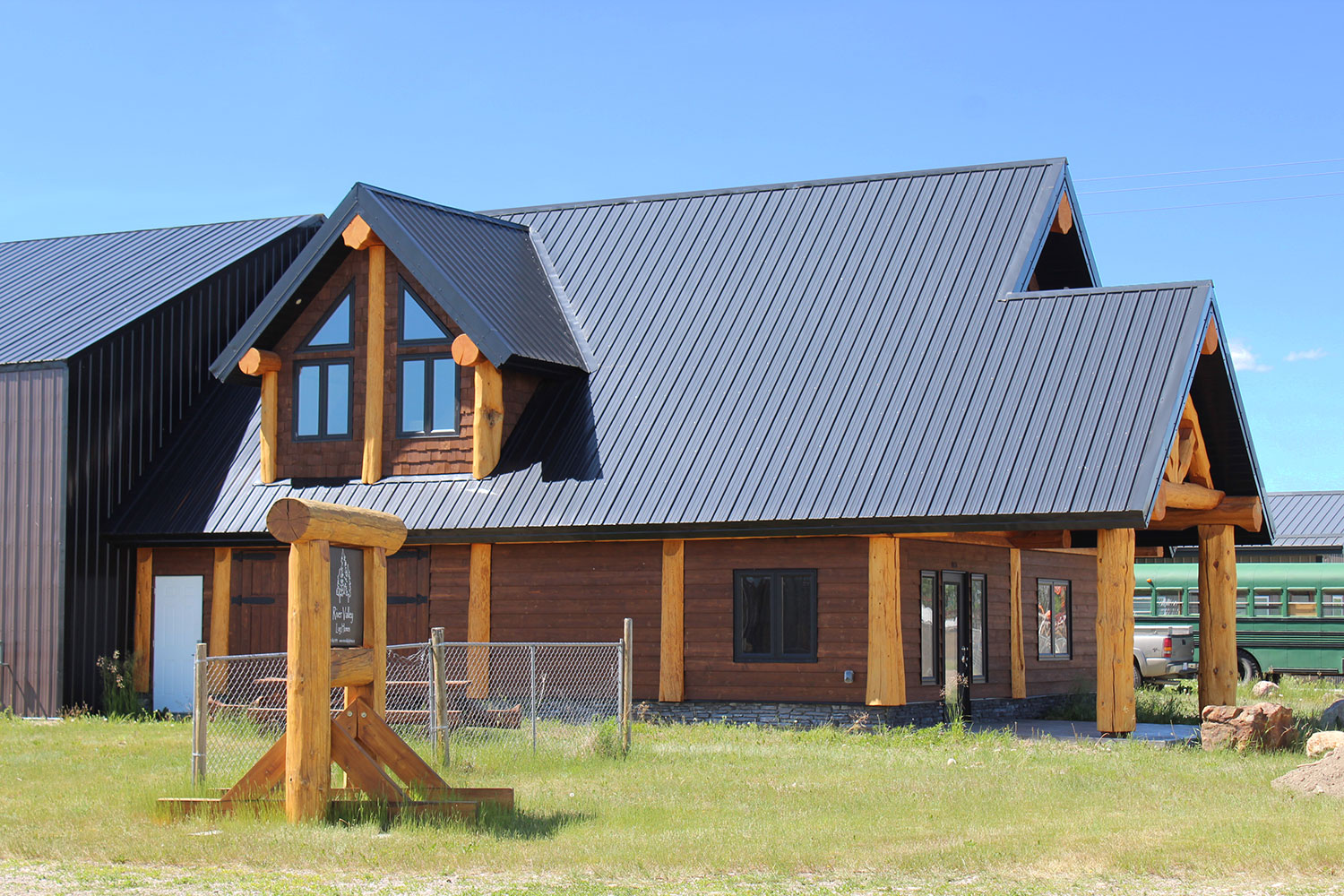 Cabin with FC-36 Roof in Black