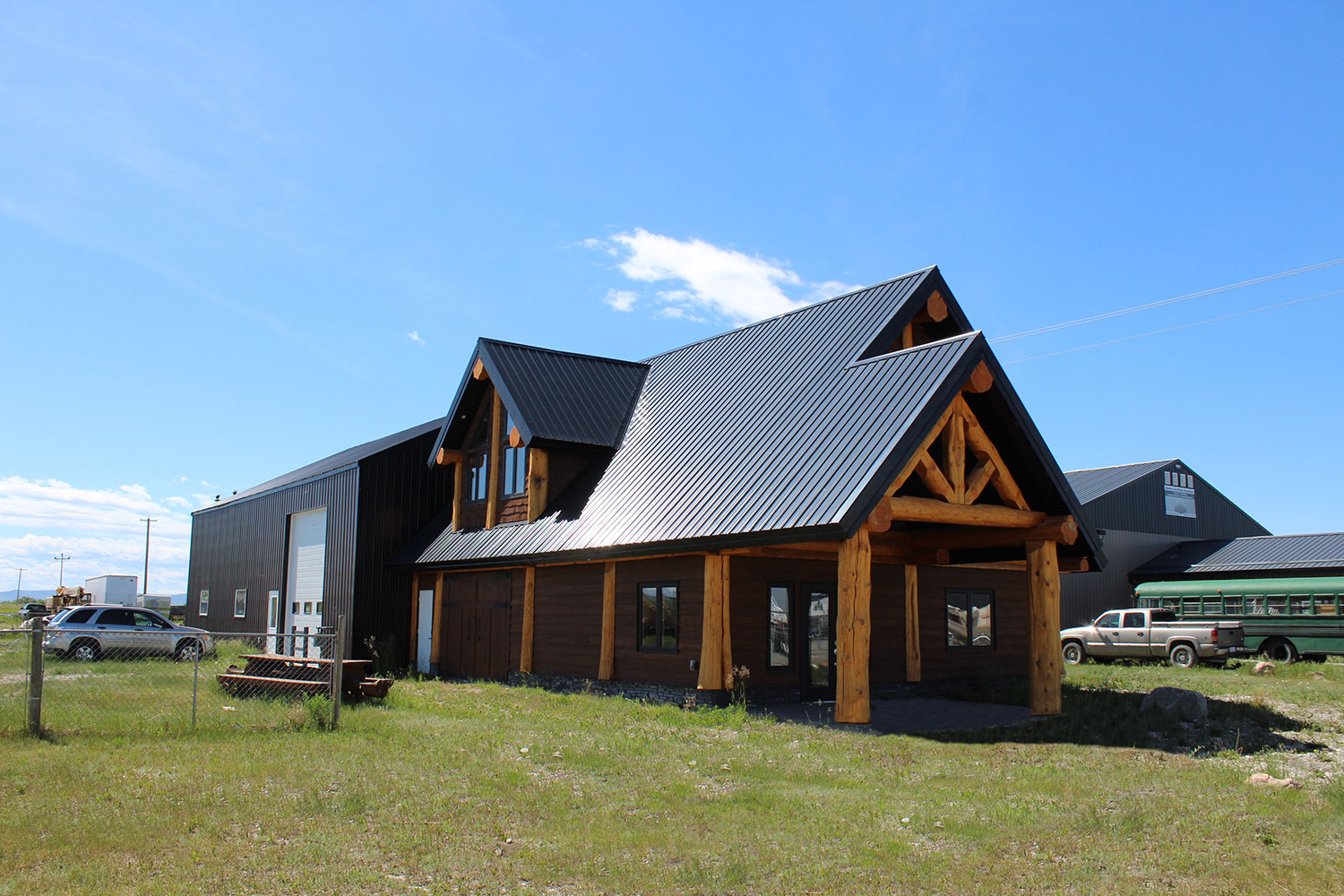 Cabin with FC-36 Roof in Black