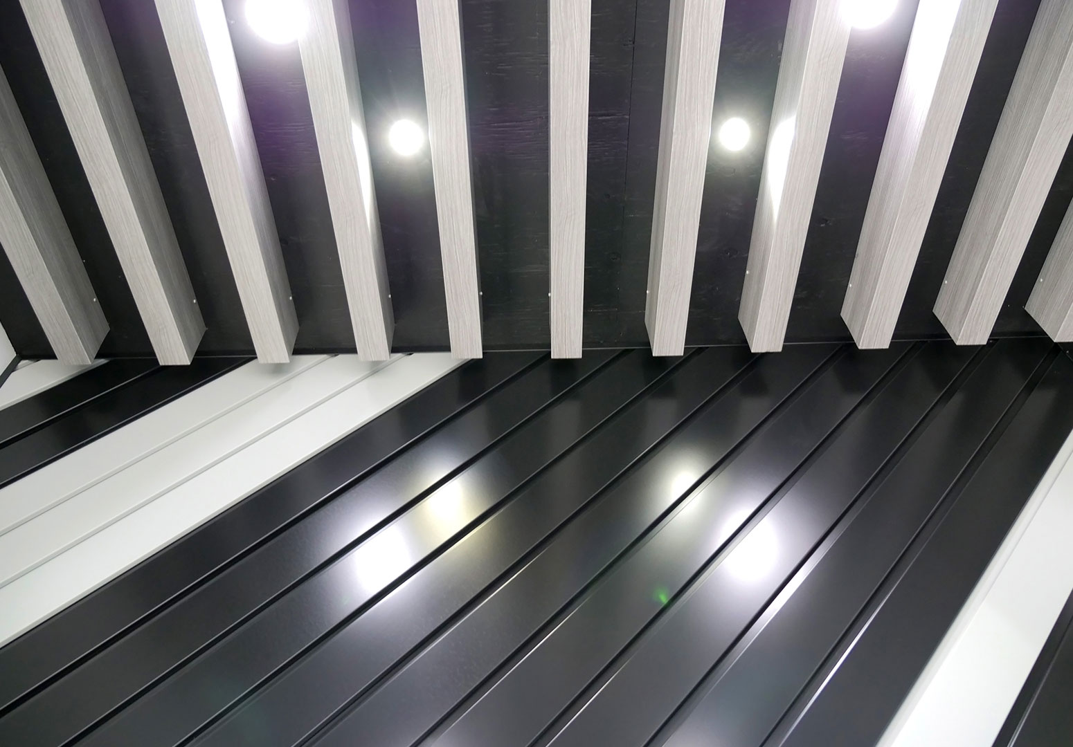 Commercial Building Feature Wall with Slimline Panel