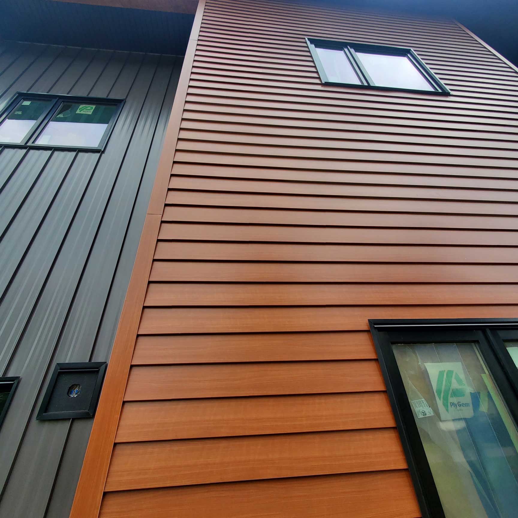 ShipLap in Saddle Woodgrain