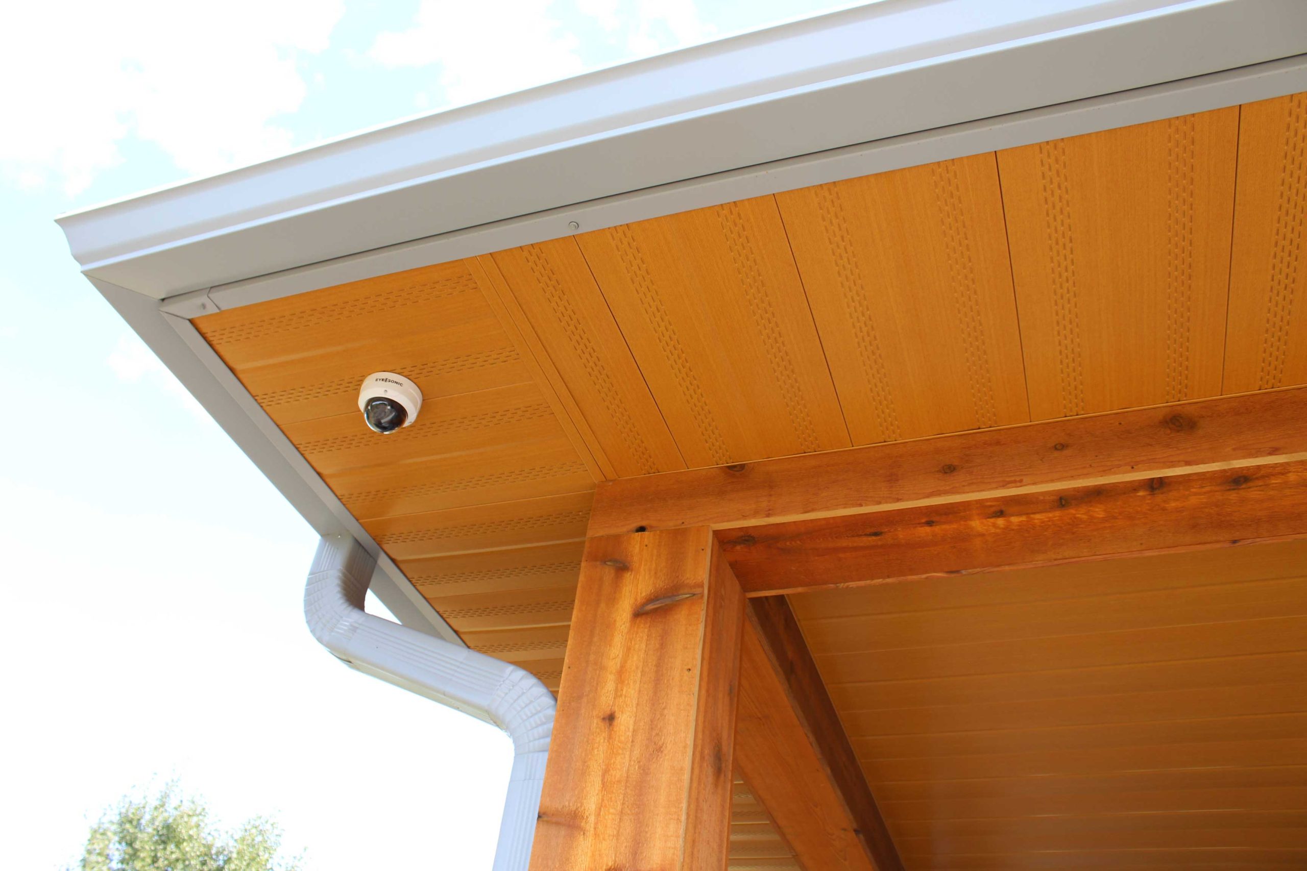 Interloc in Autumn Woodgrain Soffit
