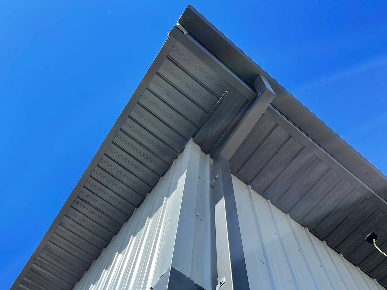 II/6 Reverse Soffit in Black