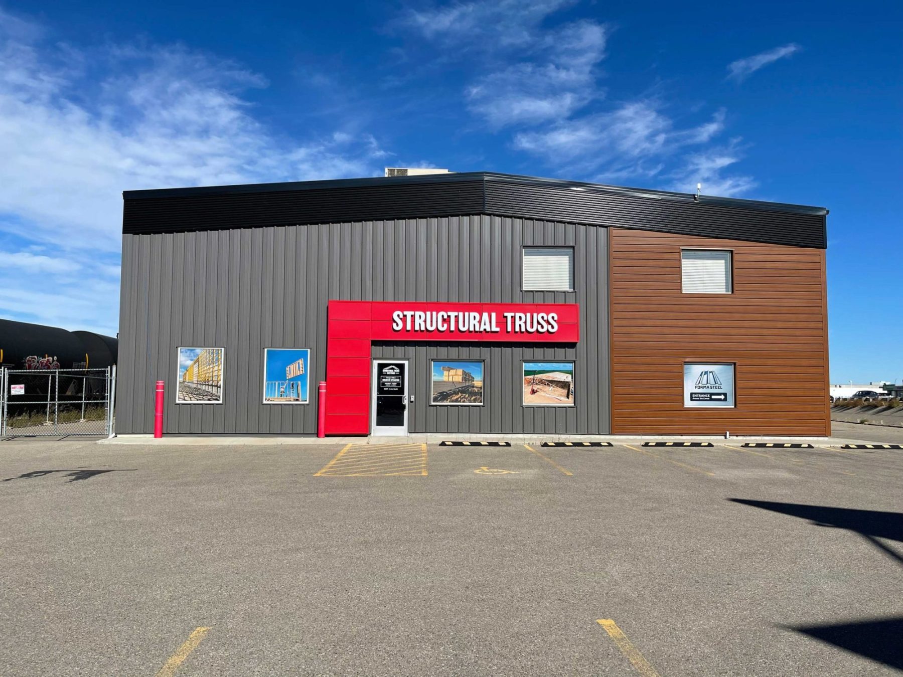 FR in Charcoal, Expand Modular in Bright Red, and Forma Plank in Espresso Woodgrain