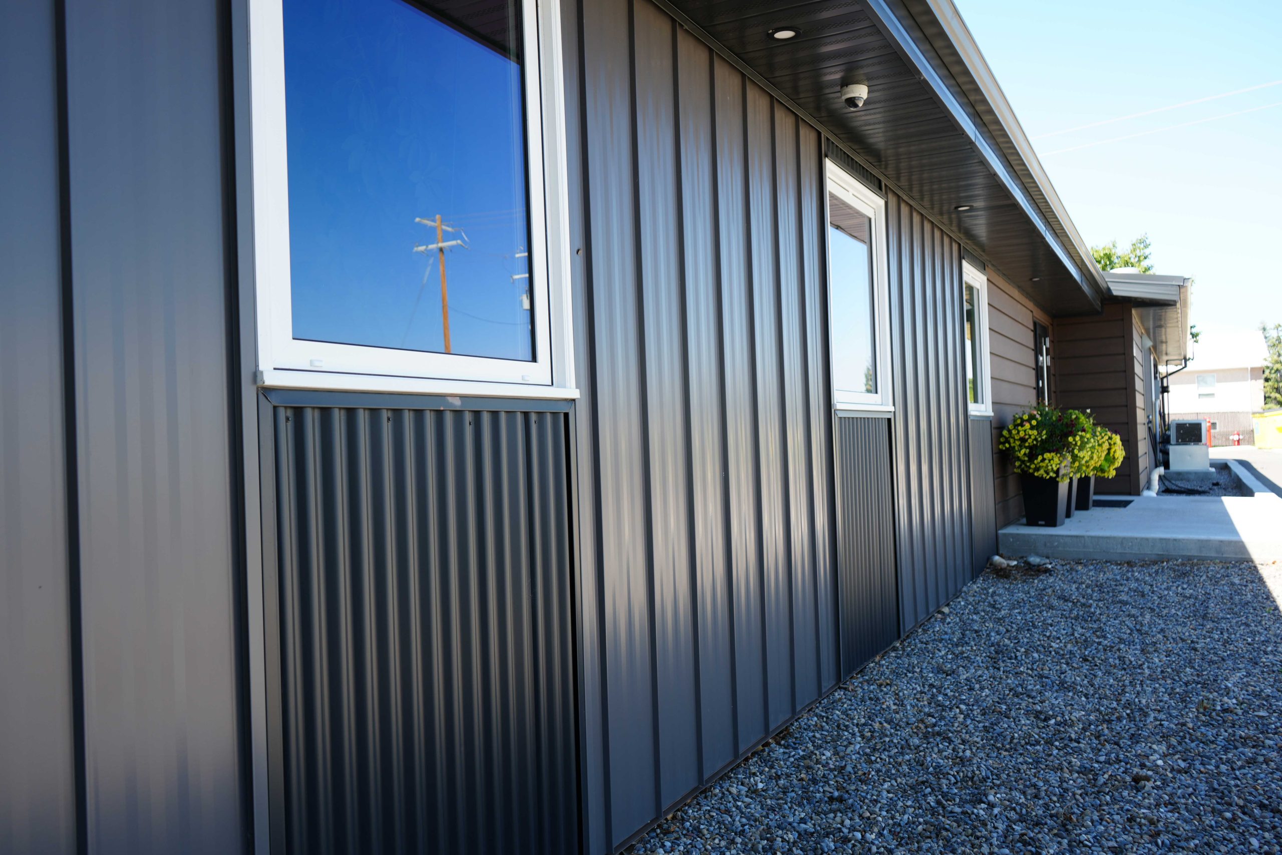 FormaLoc in Charcoal, 7/8" Corrugated in Black