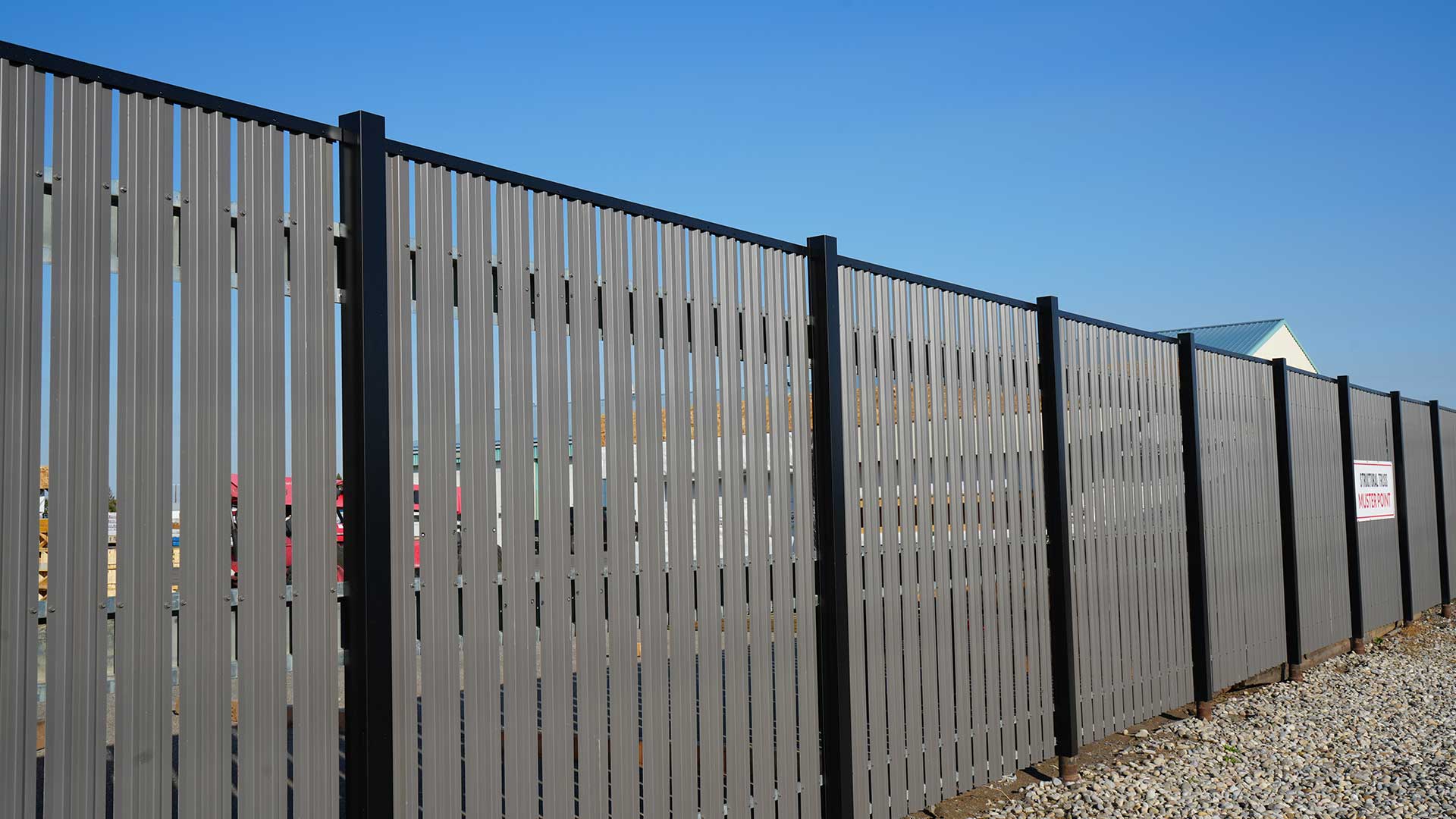 Picket Fence Installation (1)