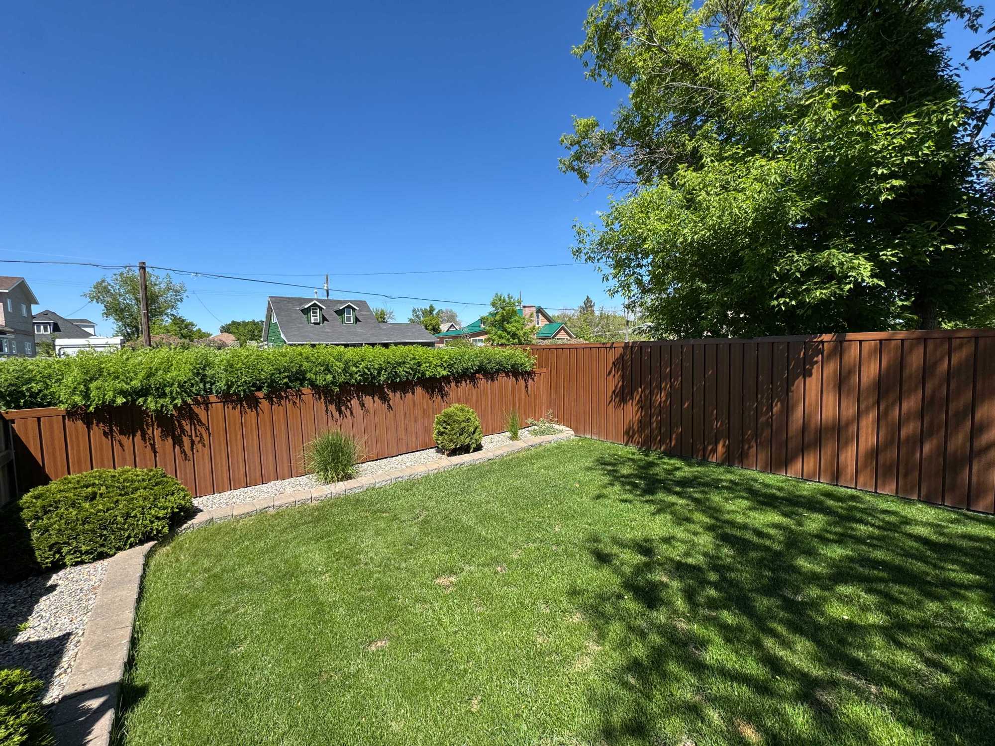 Forma Plank Fence