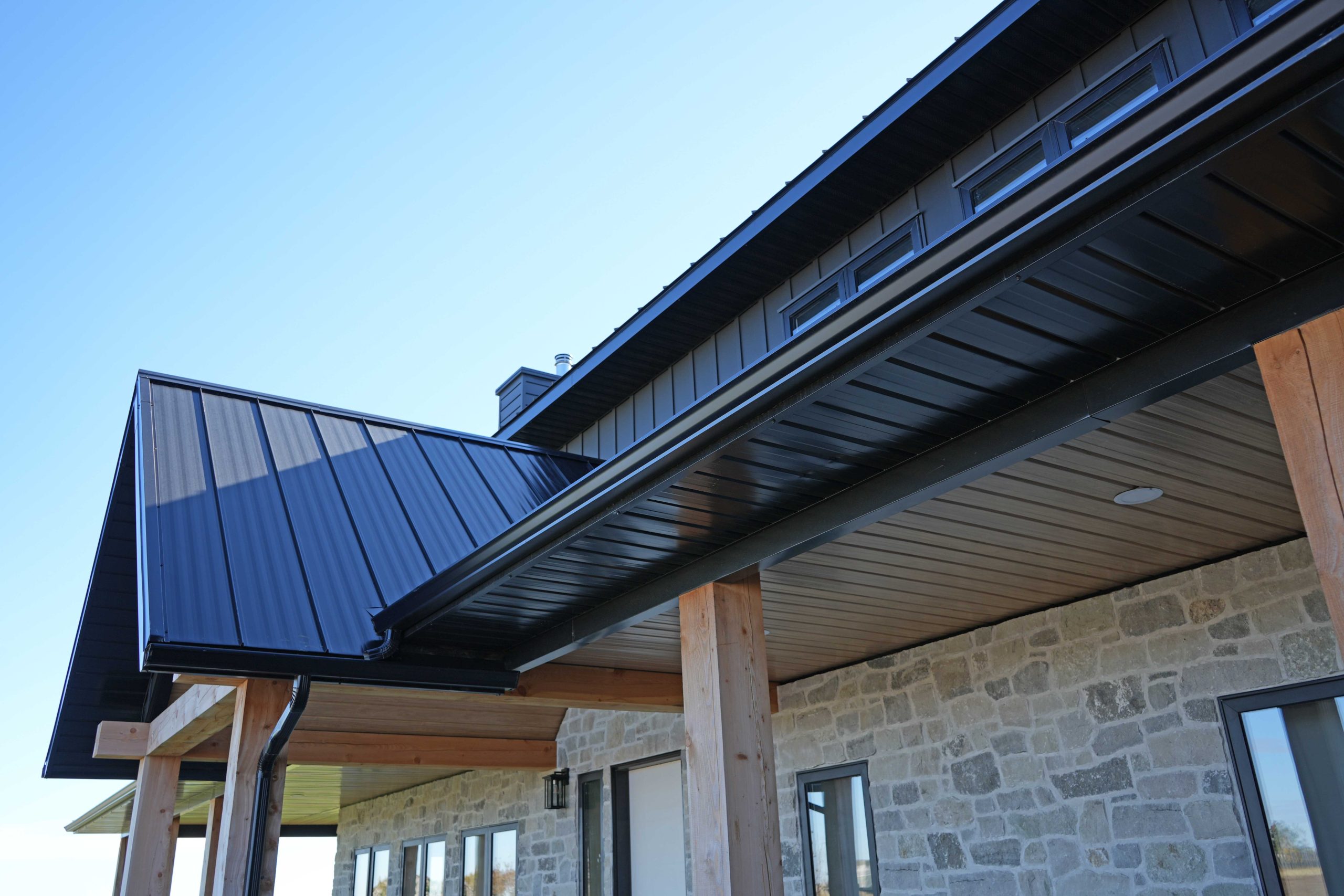 FormaLoc in Black and II/6 Reverse Soffit in Light Pine FormaLoc in Black and II/6 Reverse Soffit in Light Pine